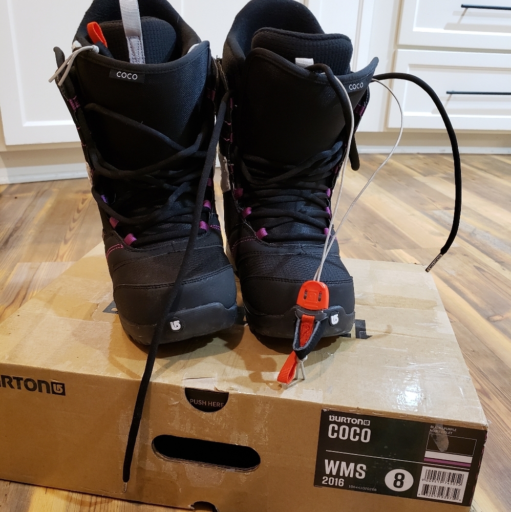 Womens Burton CoCo snowboarding boots
